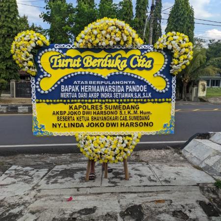 Karangan Bunga Turut Berduka Cita di Ciamis, Layanan Empati dari Suci Florist